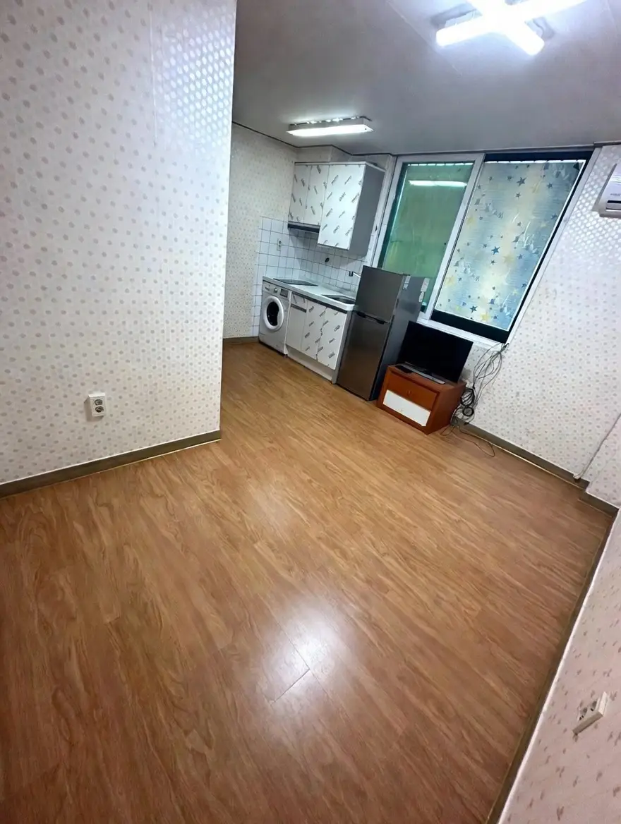 보건소사거리 도보1분 월세 300 / 25 | 당근 부동산_img_2.png