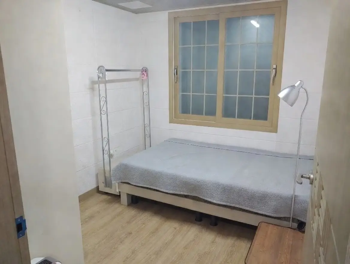 월세 300 / 60 | 당근 부동산_img_2.png