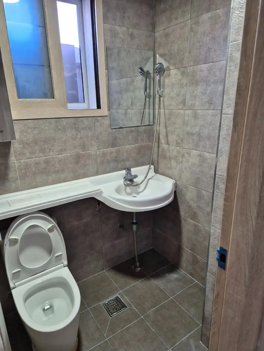 월세 300 / 42 | 당근 부동산_img_2.png