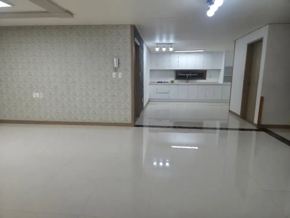 율하중심상가 도보5분,초중고5~10분 월세 1억 / 40 | 당근 부동산_img_2.png