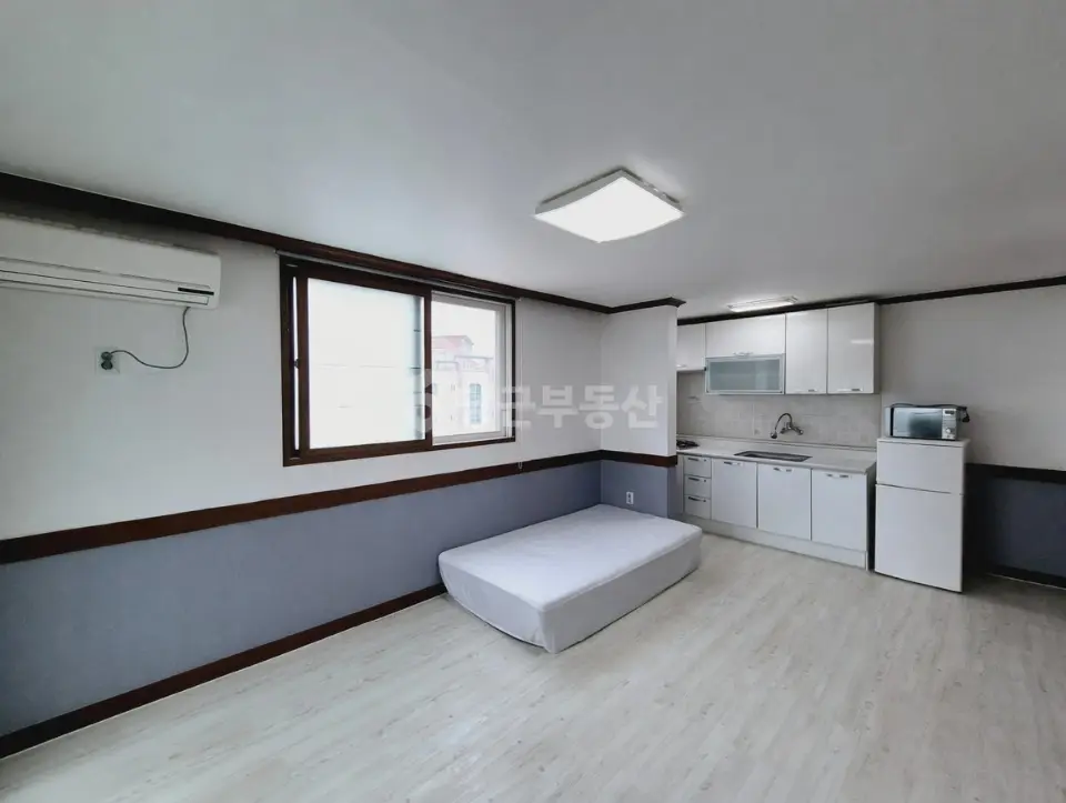 주민센터옆 위치 최상 월세 200 / 20 | 당근 부동산_img_2.png