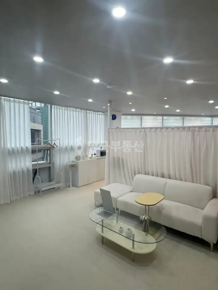 풍림아이원 골목 월세 2,000 / 65 | 당근 부동산_img_1.png