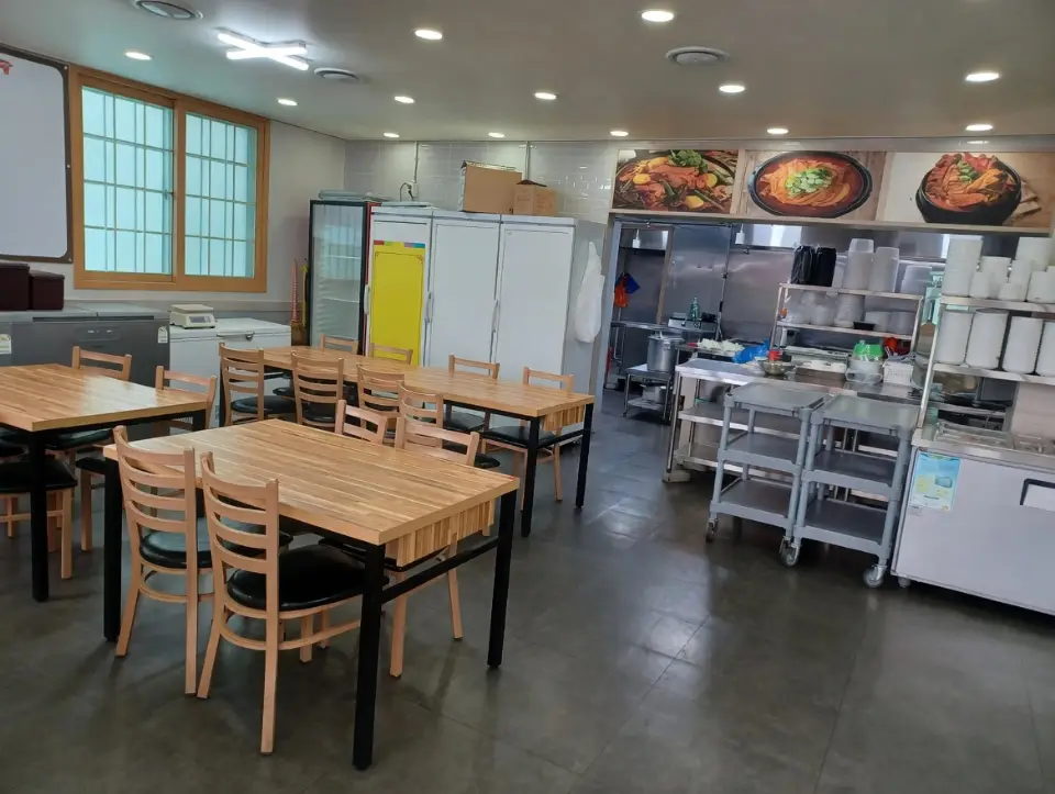 현대아파트 후문에서 도보3분 모텔촌안 월세 1,000 / 90 | 당근 부동산_img_2.png